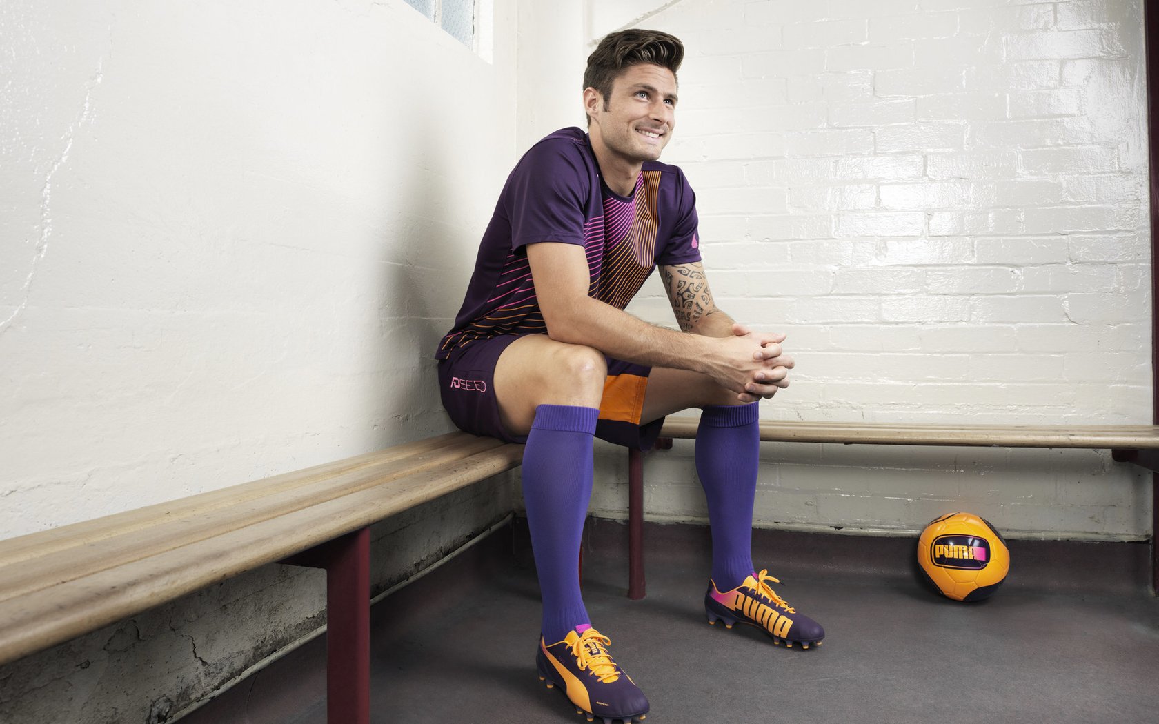 _金属未来:硬核科技打造爆炸式运动装备_,金属爆破