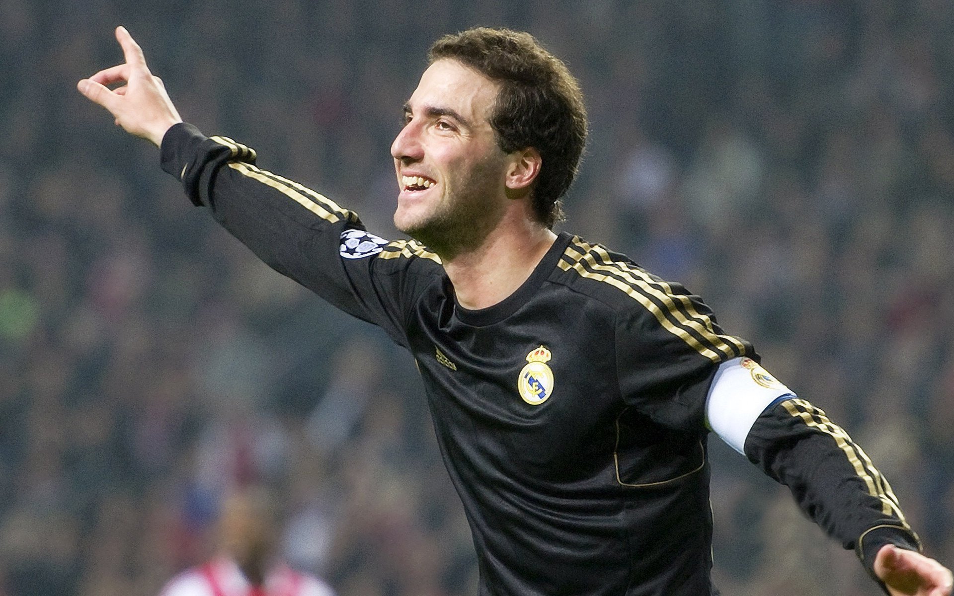 九游体育入口-巴黎连胜，本轮5-0大胜马赛，姆巴佩梅开二度，姆巴佩破门巴黎2-0马赛